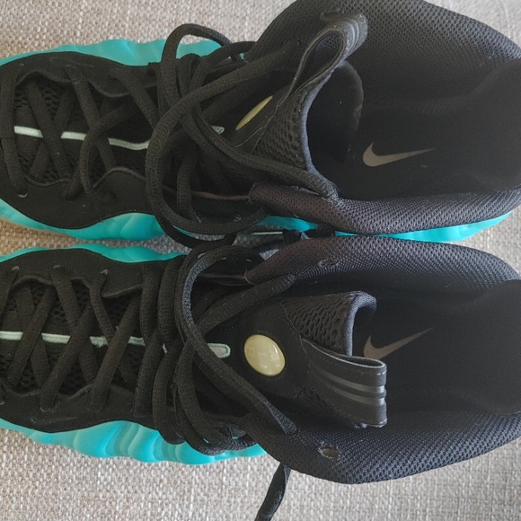 Nike Foamposite One Mens green, Size 13 , used, fair, needs some cleaning - Picture 2 of 8
